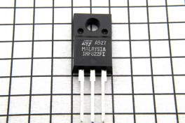 Транзистор IRF 822  (TO-220F)
