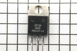Тиристор BT 136-600 D  (4А, 600V) TRIACs  (TO-220AB)
